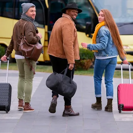 Apartment Airport Shuttle *